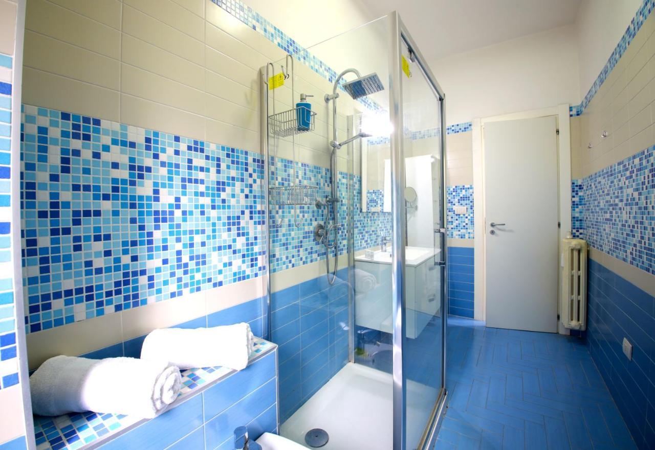 Hostly - Vittoria House - Near The Center With Private Parking Apartment Naples Luaran gambar