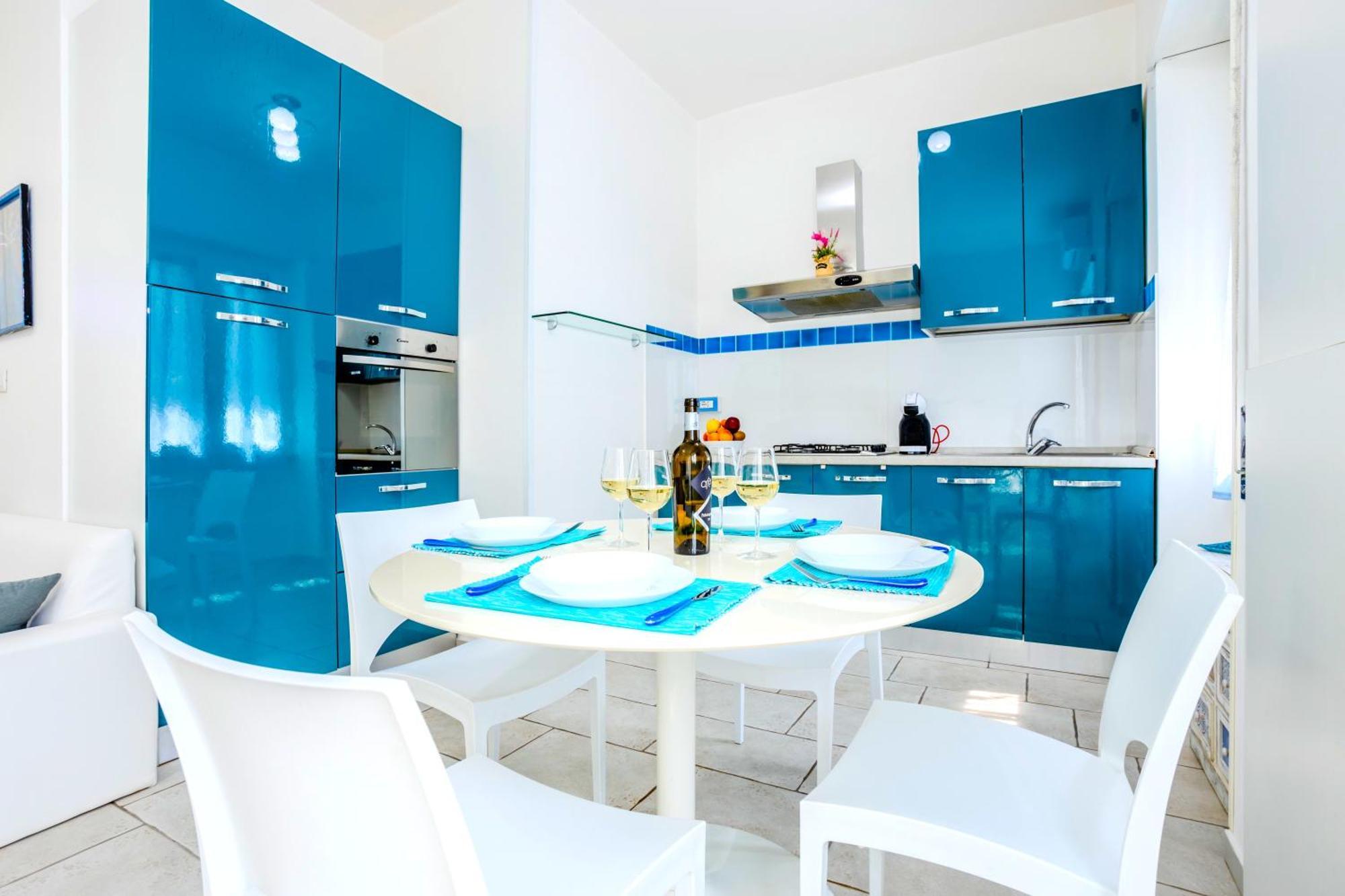 Hostly - Vittoria House - Near The Center With Private Parking Apartment Naples Luaran gambar